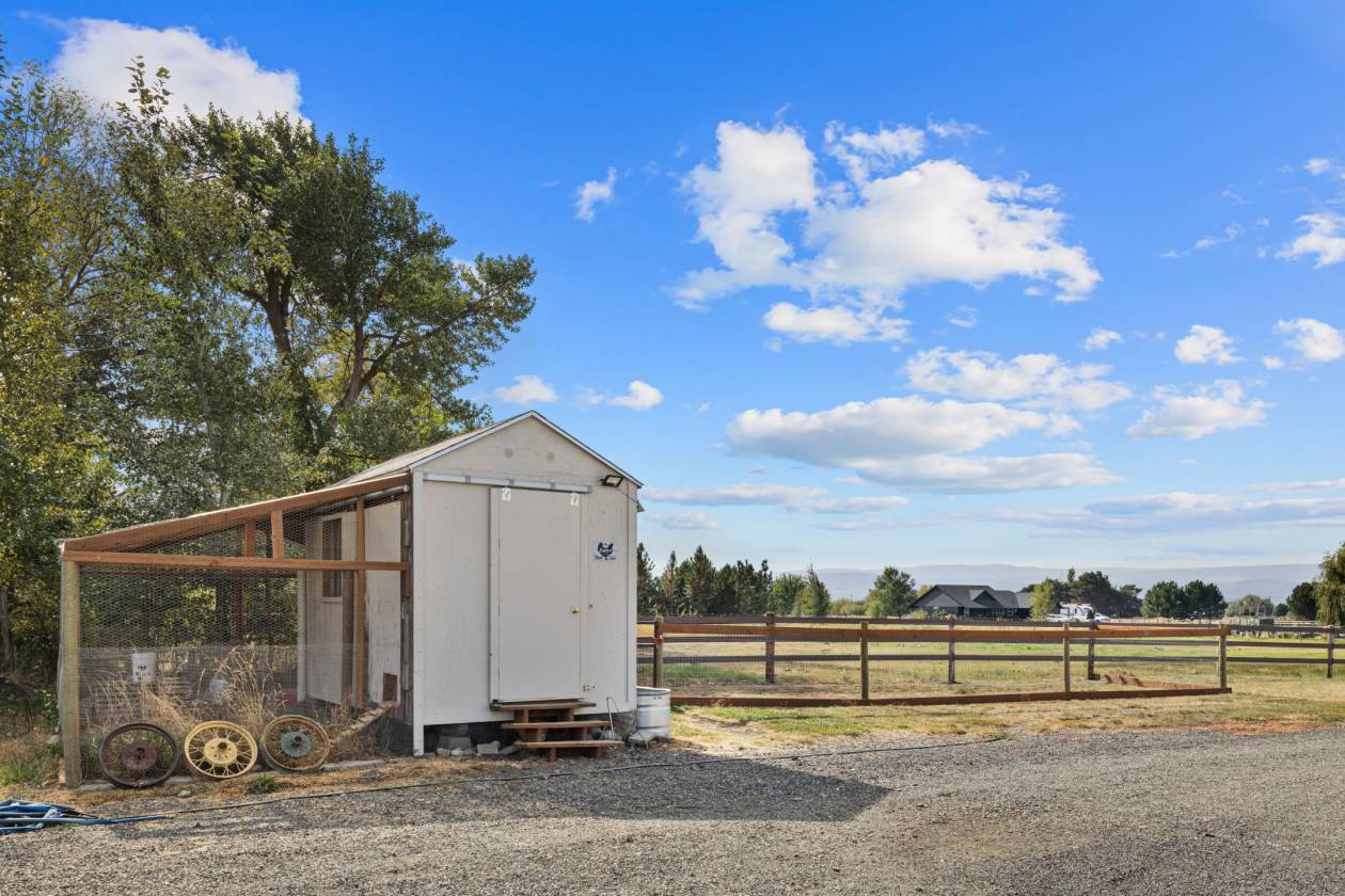 Horse Lovers Dream - Everything you need on 3.5 Ac - photo 28