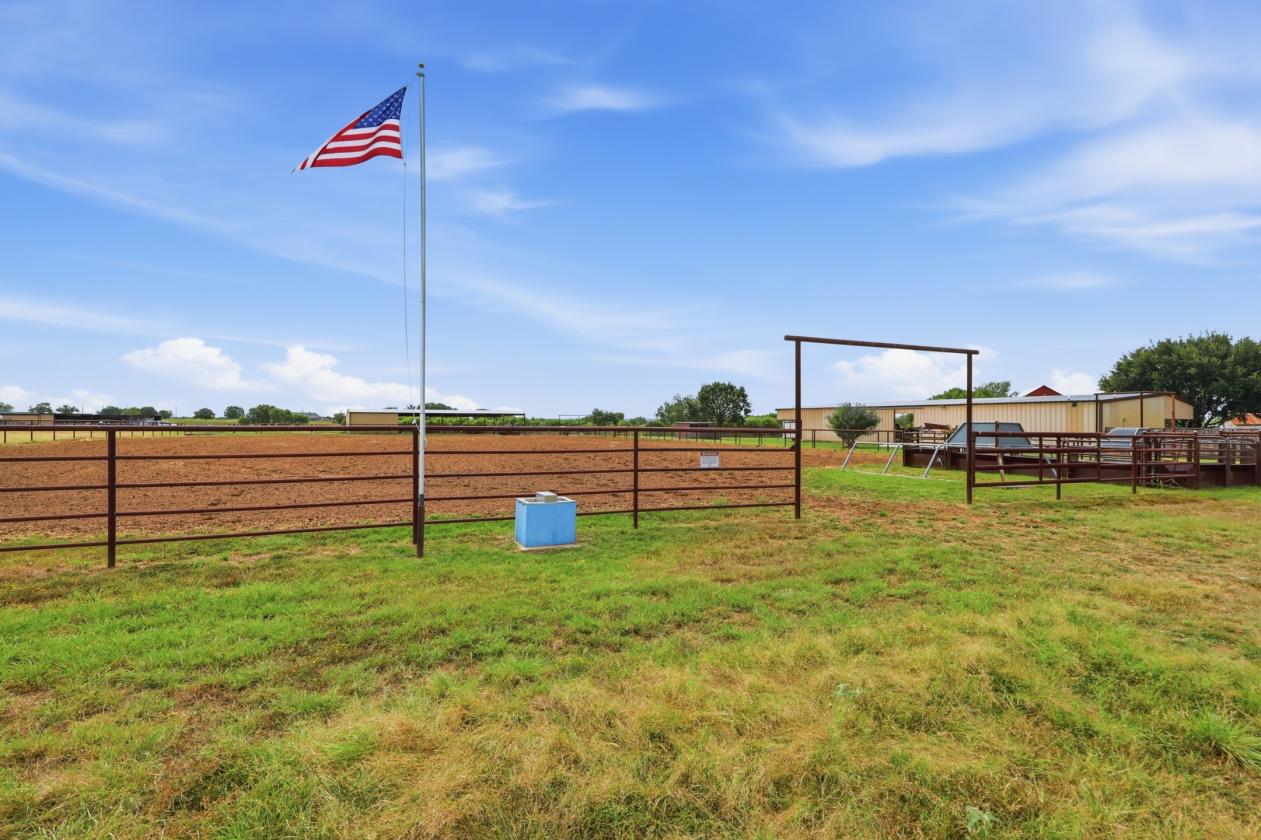 Turn Key Horse Property In South Central Texas - photo 5