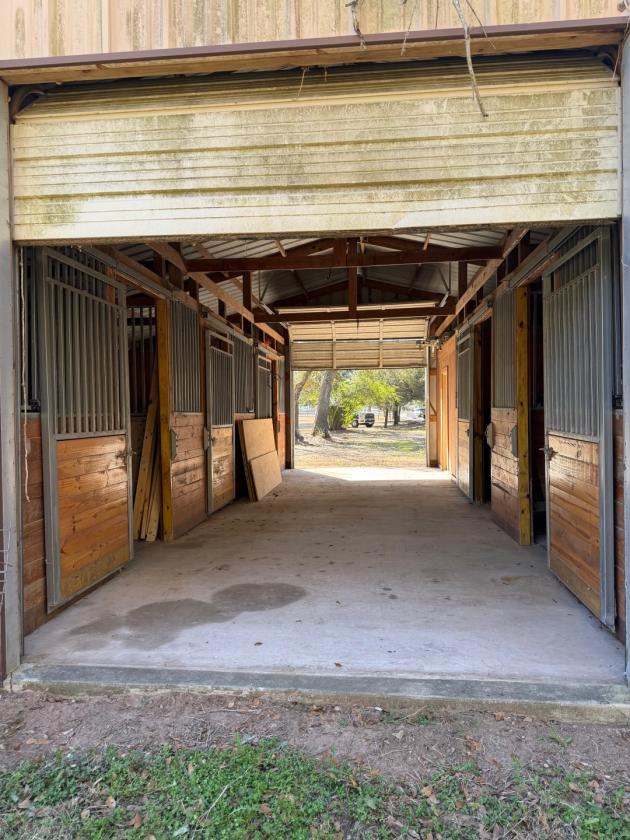 EXCEPTIONAL COUNTRY ESTATE READY FOR HORSES - photo 5