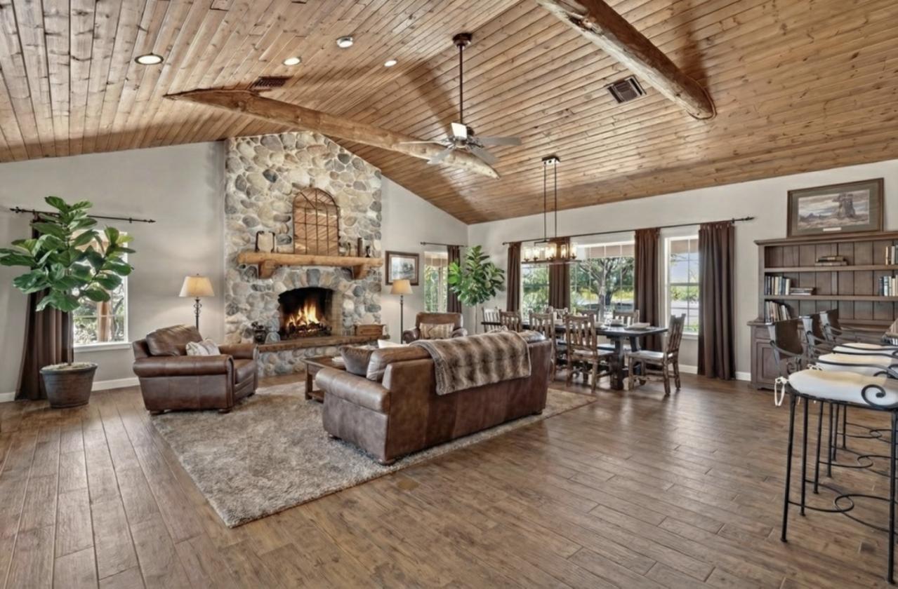 Income producing equestrian ranch on 10 acres - photo 22