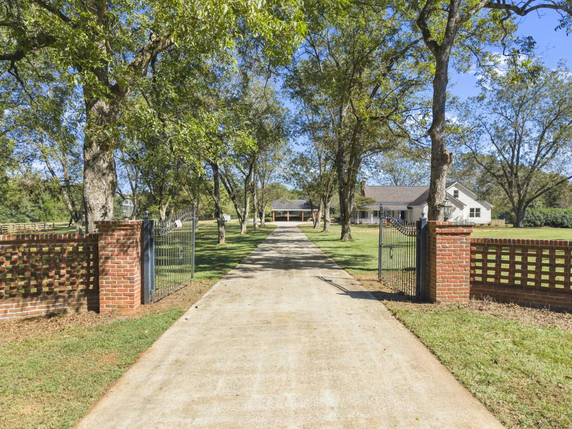 Horse Property for sale.