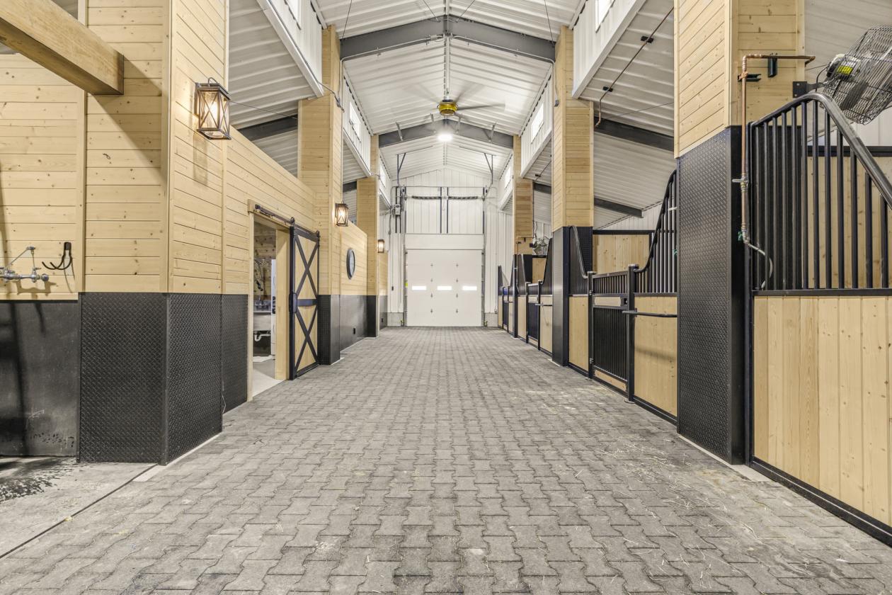Newly built equestrian retreat with home & arena - photo 21