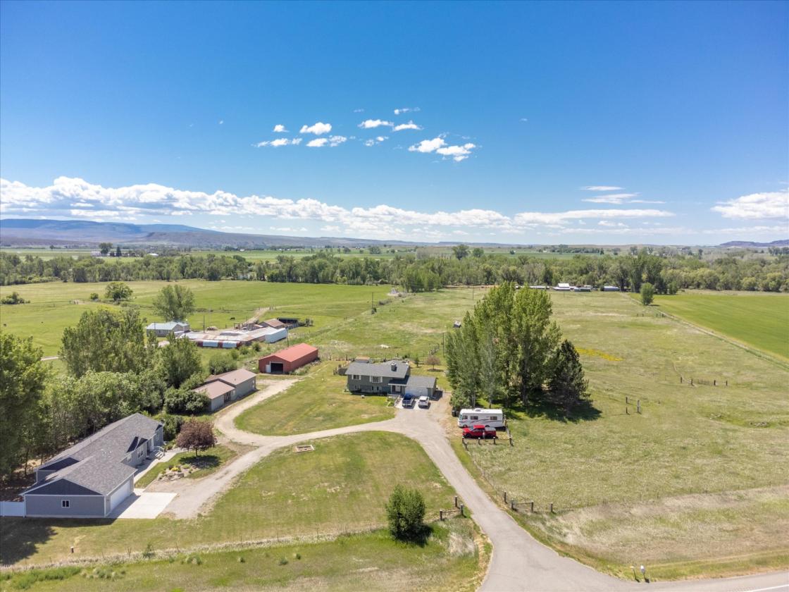 MULTI-GENERATIONAL horse property - photo 3
