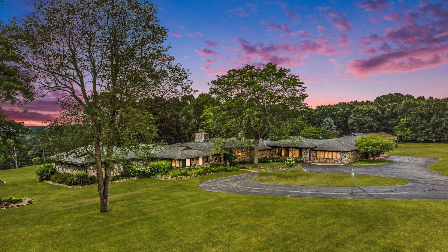 Horse Property for sale.