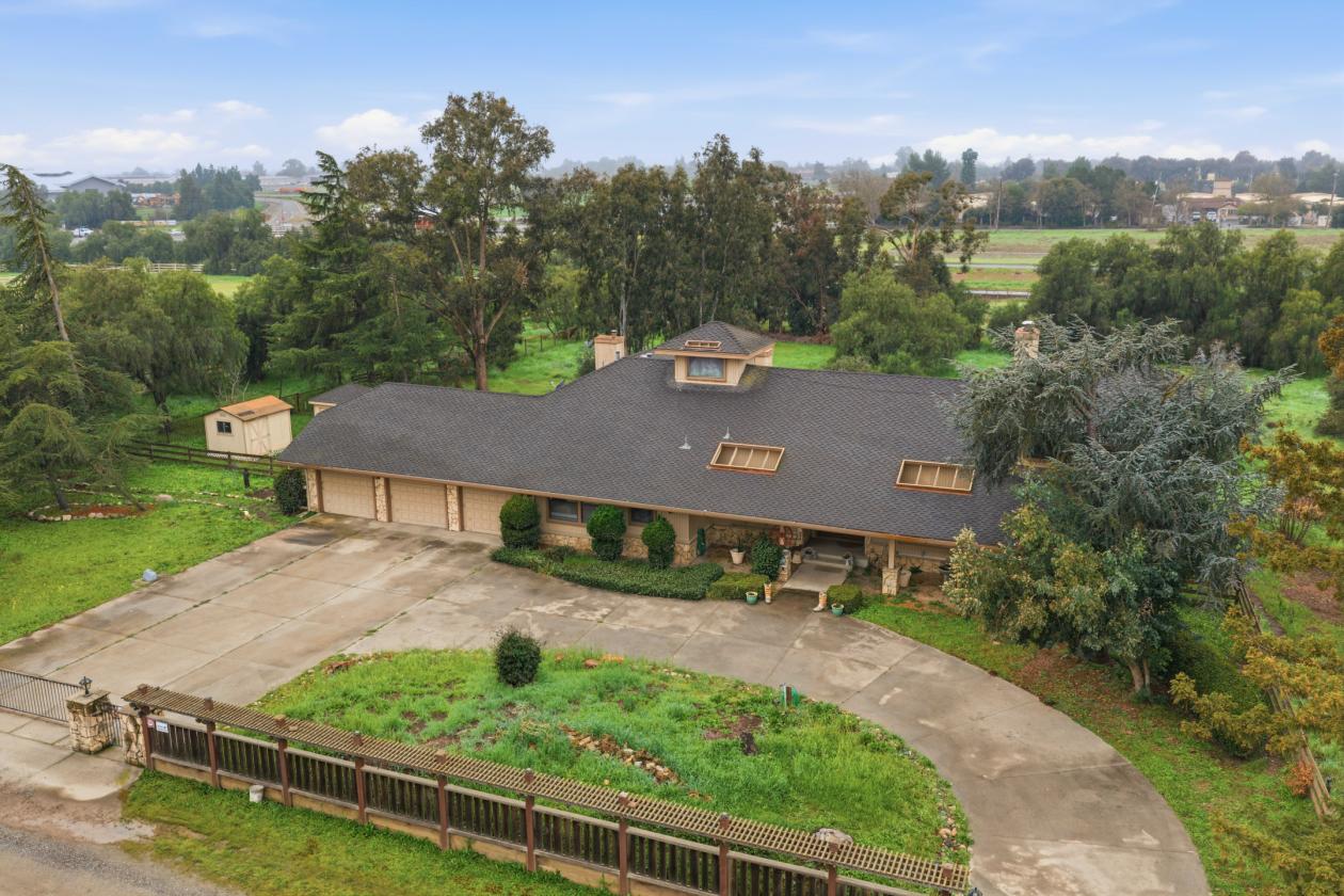 Spectacular, Private Horse Facility - photo 6