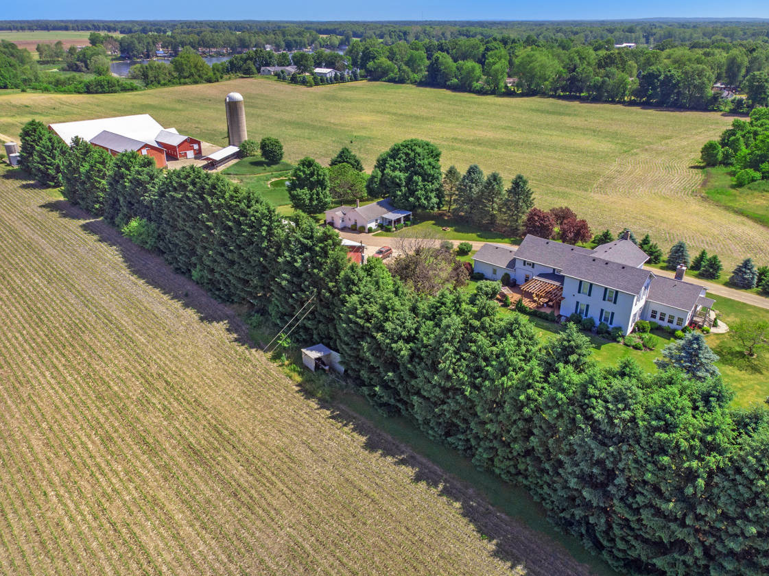 Horse ranch For Sale in SW Michigan Edwardsburg, Cass County, Michigan