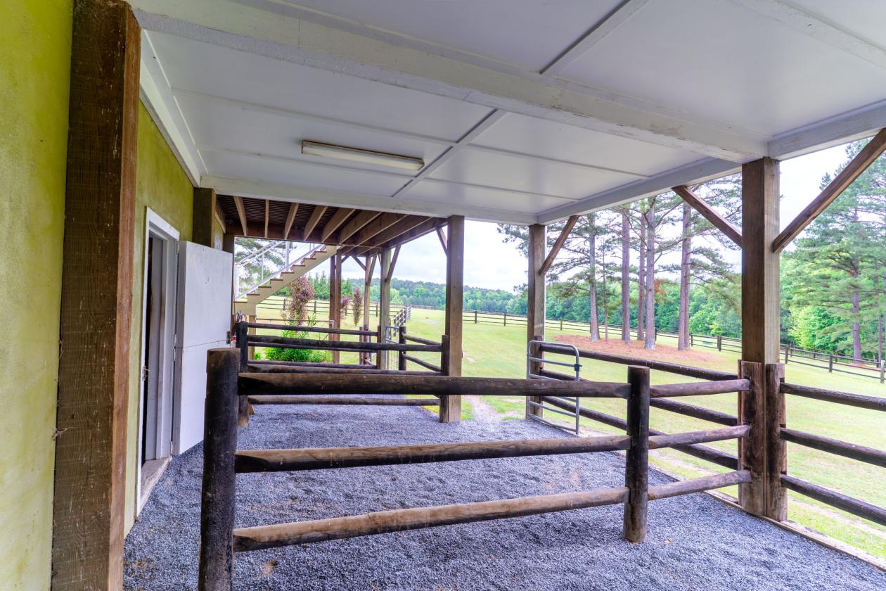 Stunning Equestrian Estate - photo 12