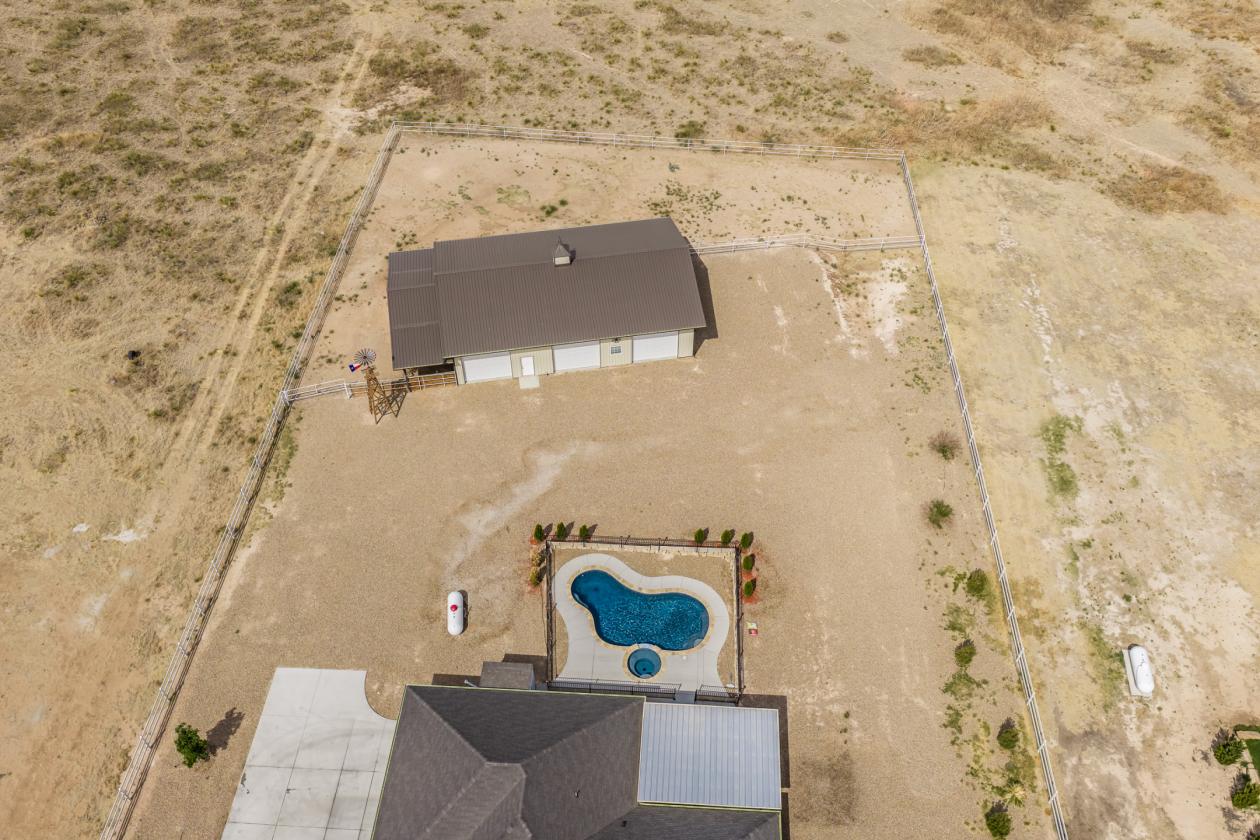 Beautiful Horse Property with a Pool! - photo 27