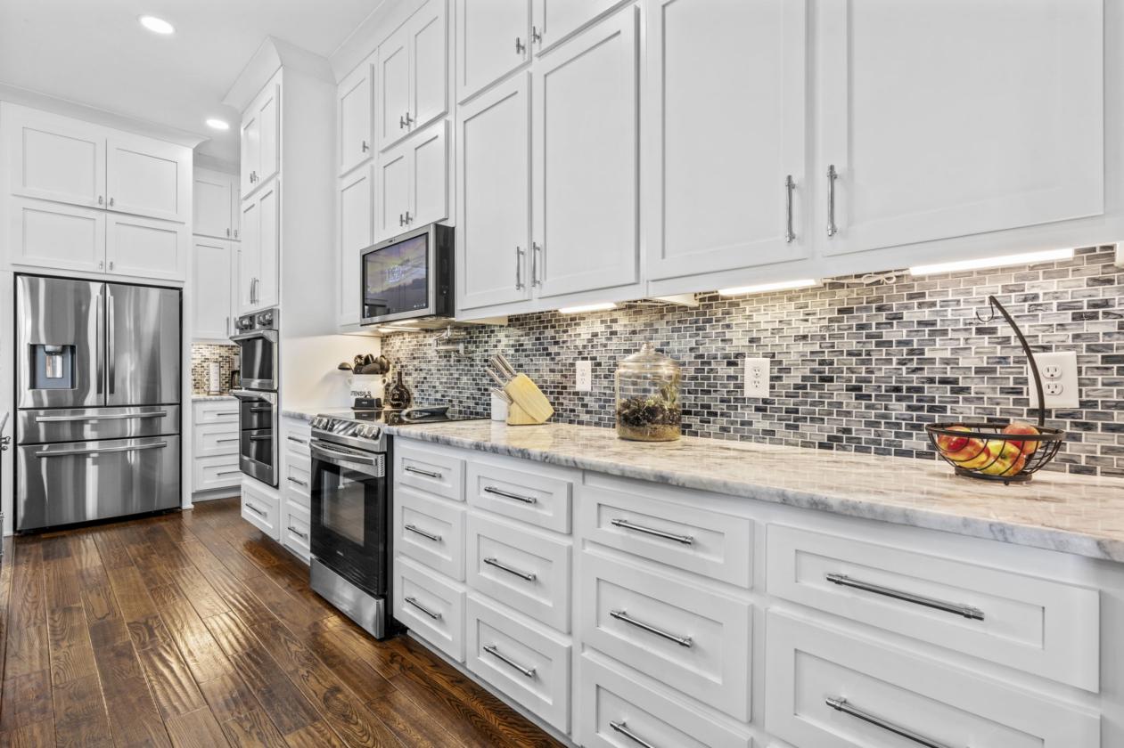 Modern Farmhouse on 18.9 acres with new venue - photo 12