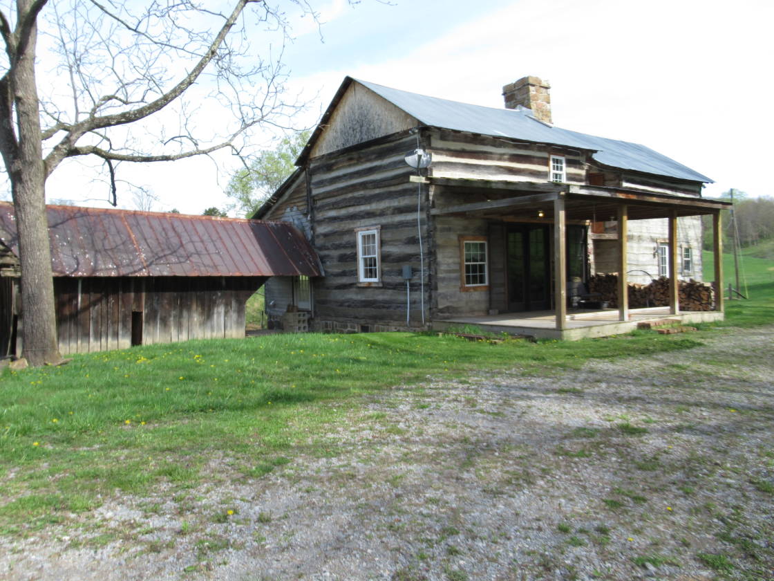 Renick Rustic log home, built in the 1880's with small... Frankford