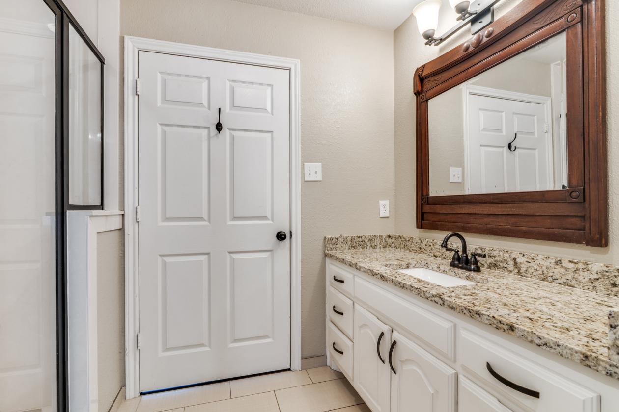 Gorgeous home on 23+ acres, ready for your horses. - photo 18