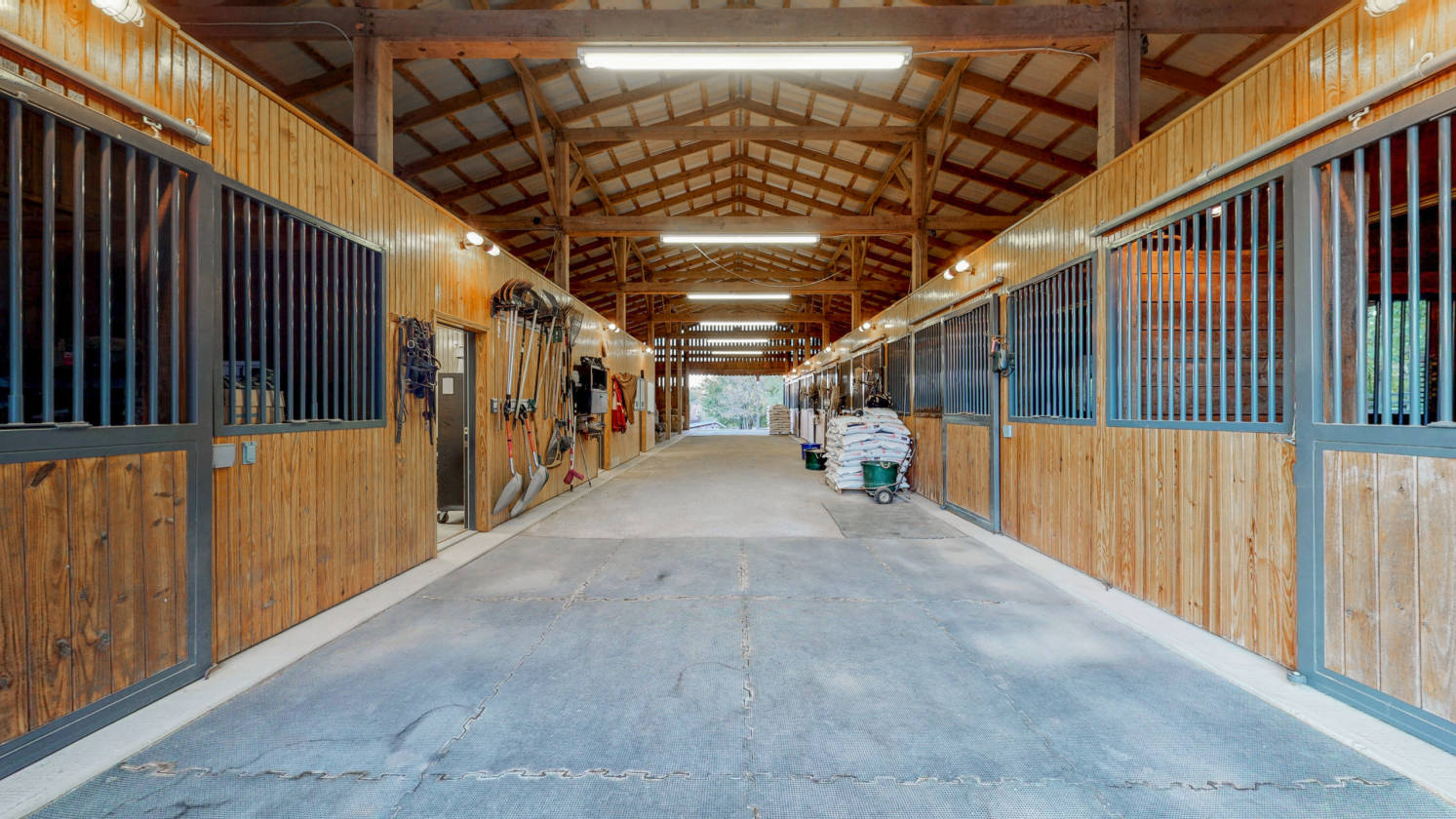 Equestrian estate with indoor arena, detached office & more