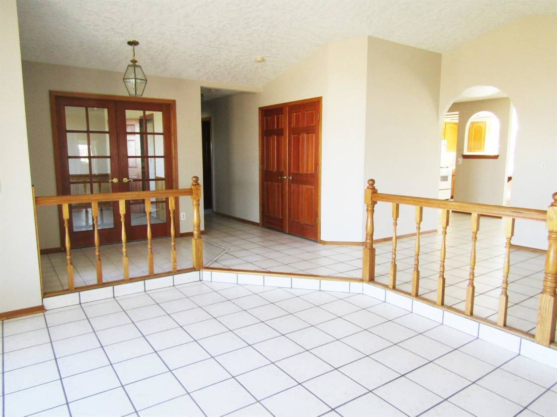 Ranch Style Home for Horses, enough garden and trees to have a