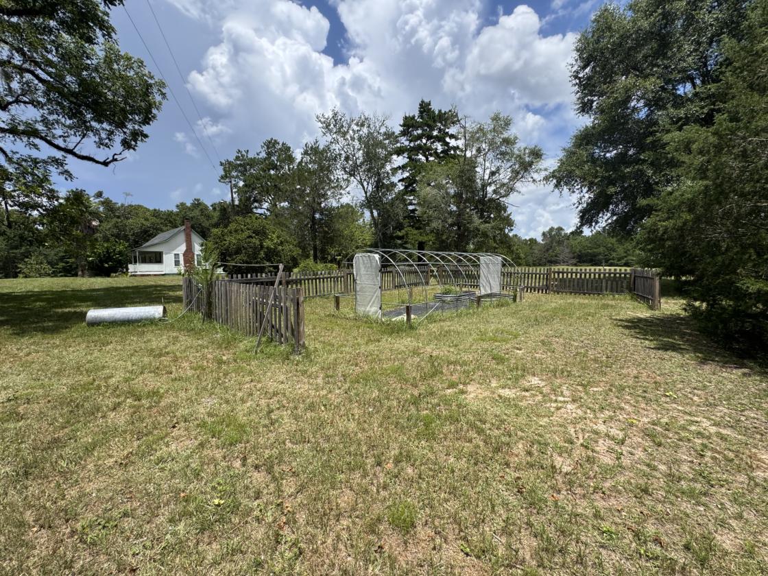 6+ Acres on Golf Course, 2 Barns, 1 House, NO HOA - photo 13