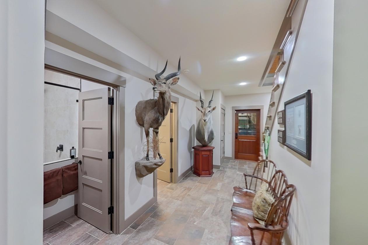 ONE-OF-A-KIND HOME IN EQUESTRIAN COMMUNITY - photo 12