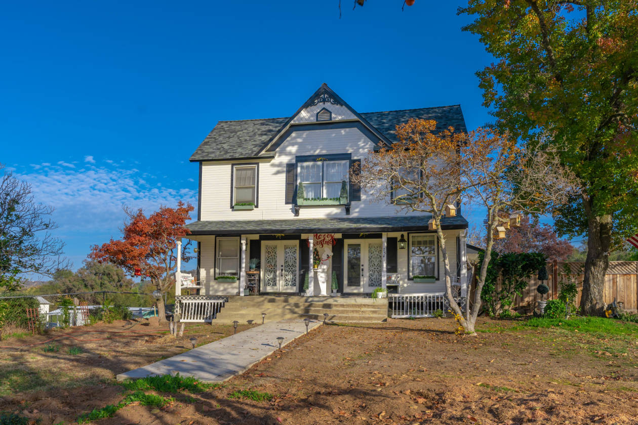 6.7 Acre hard to find Equestrian Center in Loomis, CA Loomis, Placer