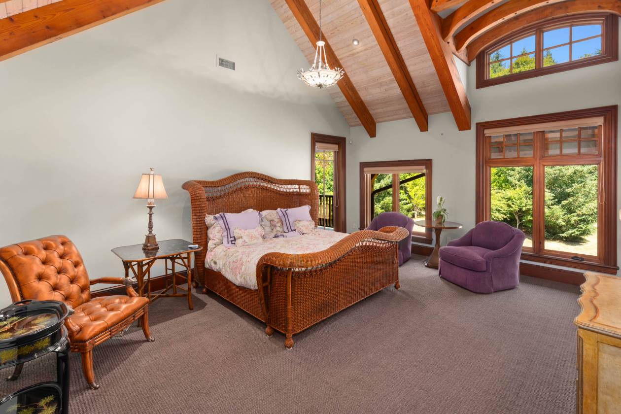 Exclusive Equestrian Estate on 53 Acres - photo 14