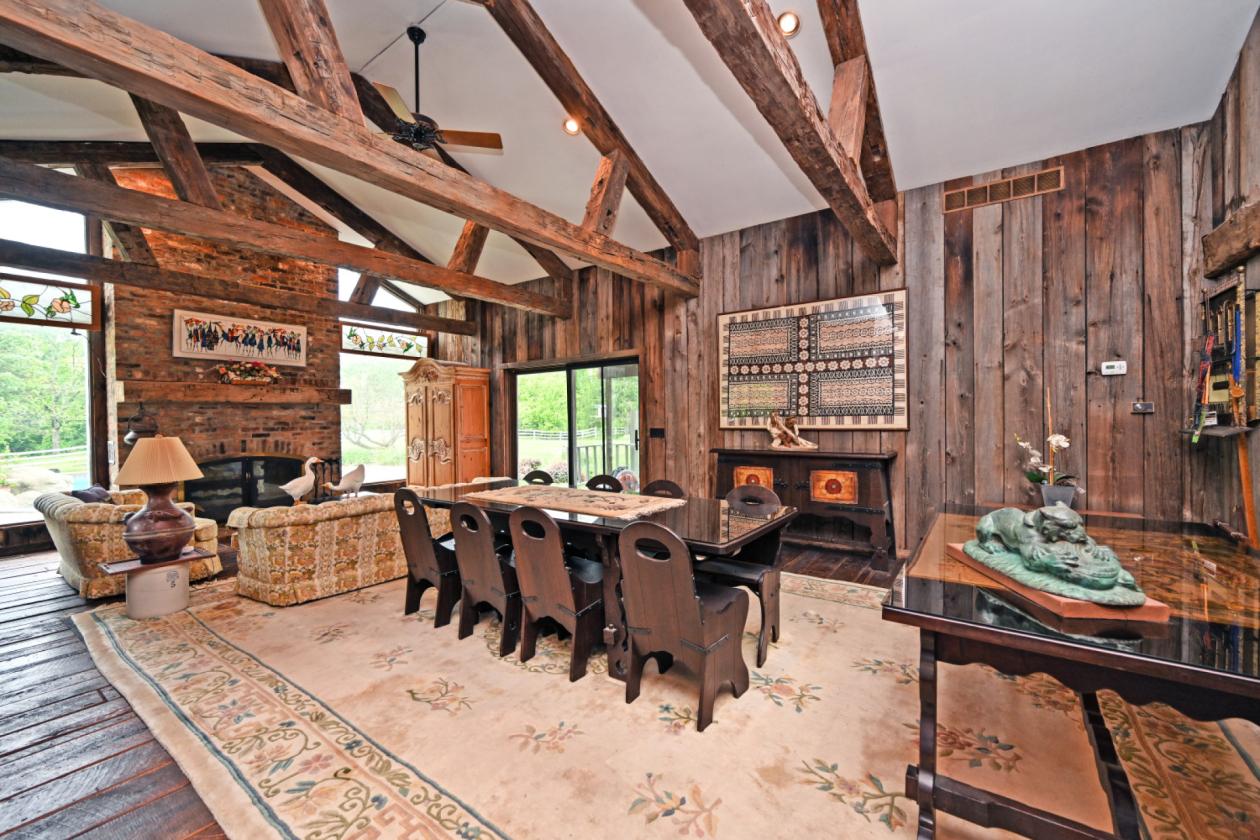 Luxury Equestrian Horse Ranch w/ 6-stall barn! - photo 16
