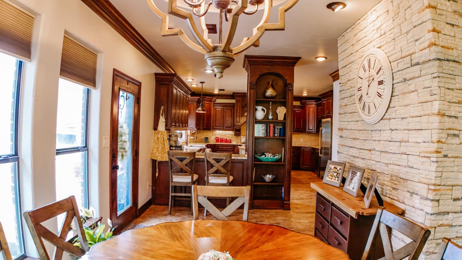 Luxury Home on 79 acres with a 12 acre lake - photo 8