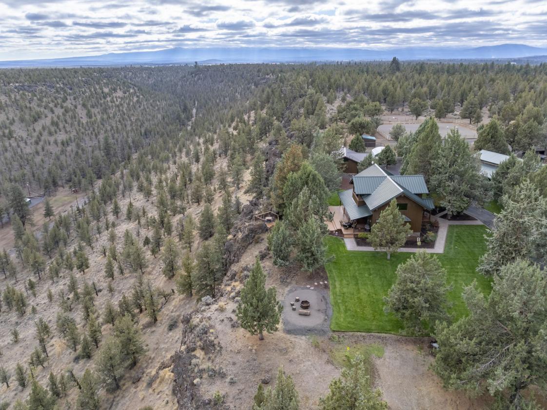 Custom Home, 20 acres, RV Shop, ADU - photo 17