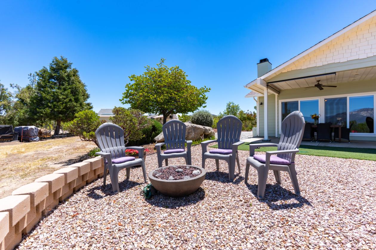 Custom 5-Acre Horse Ranch with Stunning Views - photo 19