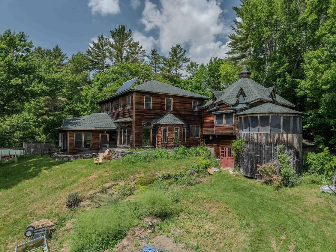 Horse Property for sale.
