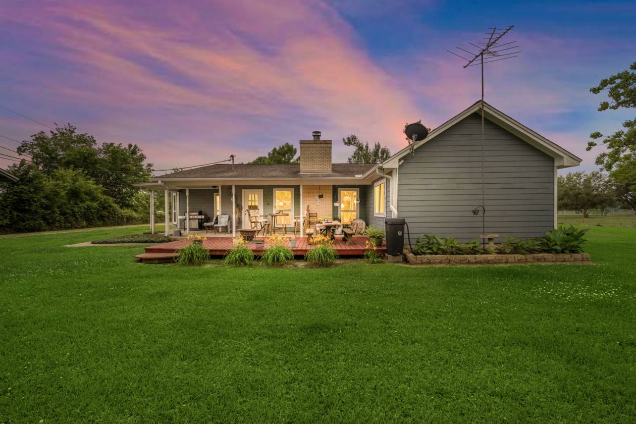 Horse Property for sale.