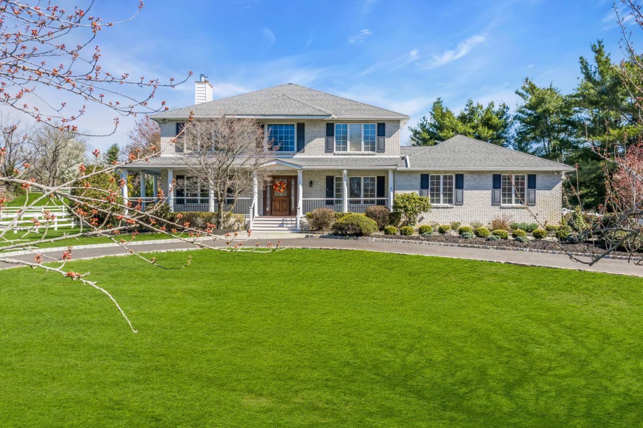 Remarkable Equestrian Estate on 6 Acres - photo 1