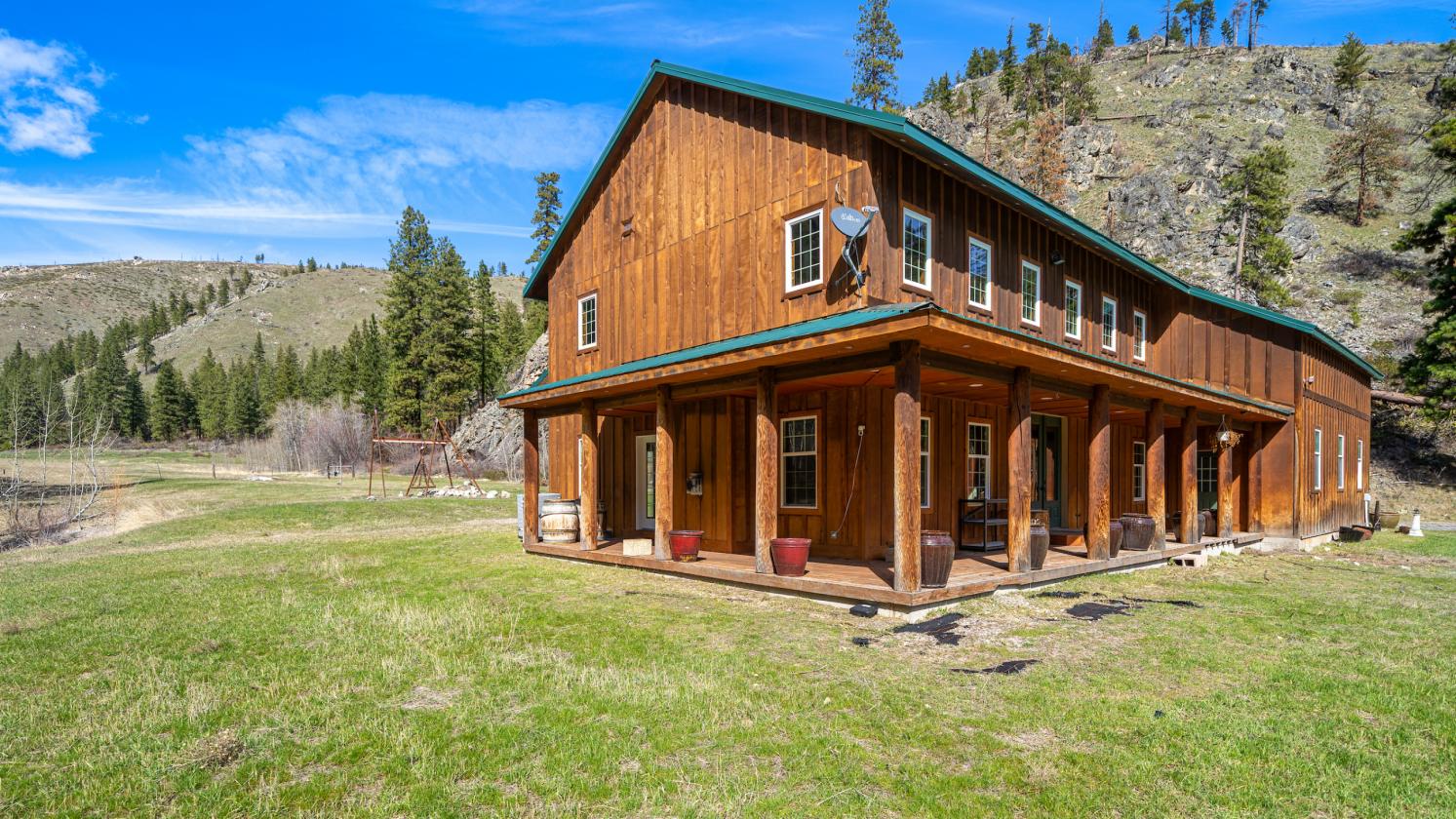Secluded equestrian estate bounded by nat forest - photo 8