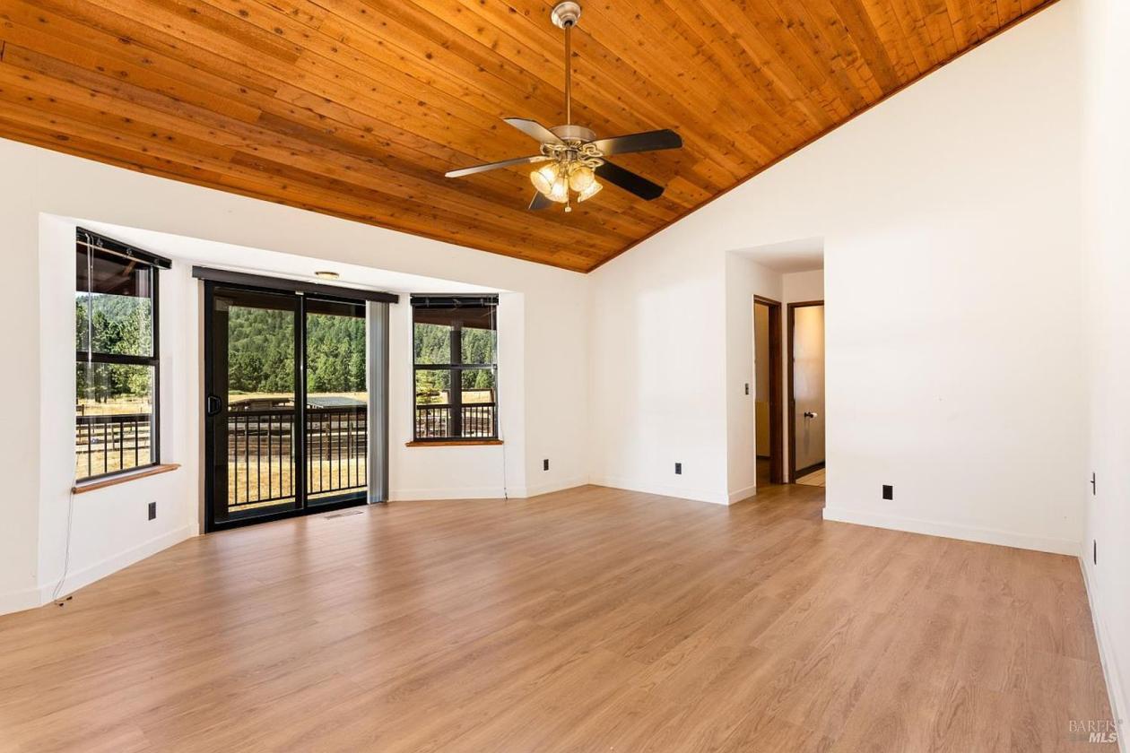 Turnkey Horse Property on ~5 Acres - photo 10