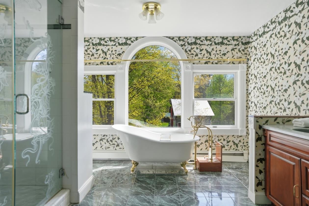 Farmhouse chic meets Soho inspired edge - photo 12