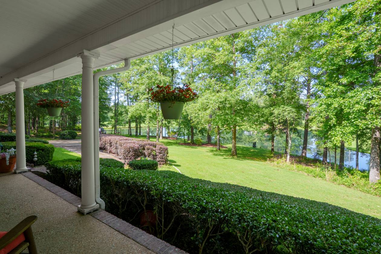 Horse property with several homes - photo 4