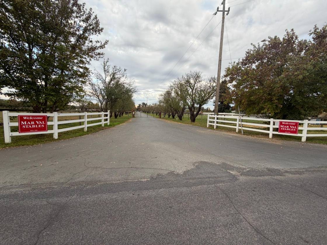 Horse Property for sale.