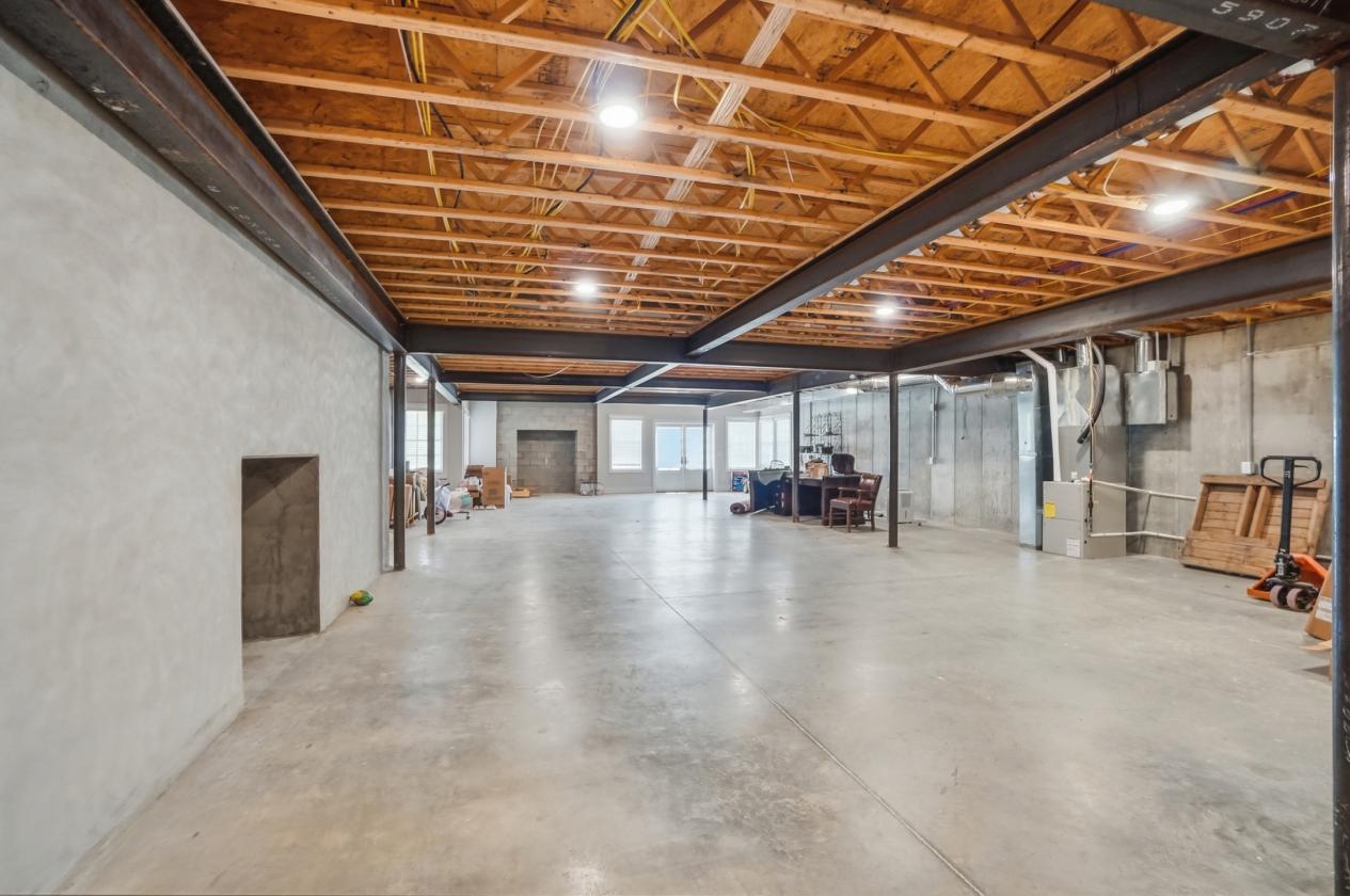 World-Class Estate in Need of Horses - photo 20