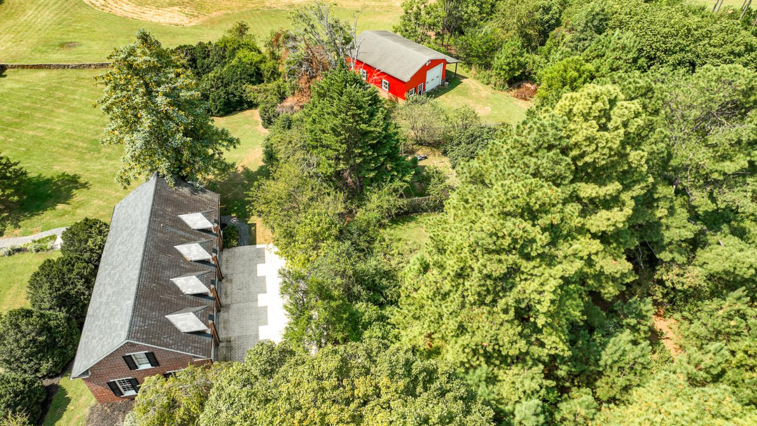 Magnificent views on this colonial home with 24 ac - photo 6