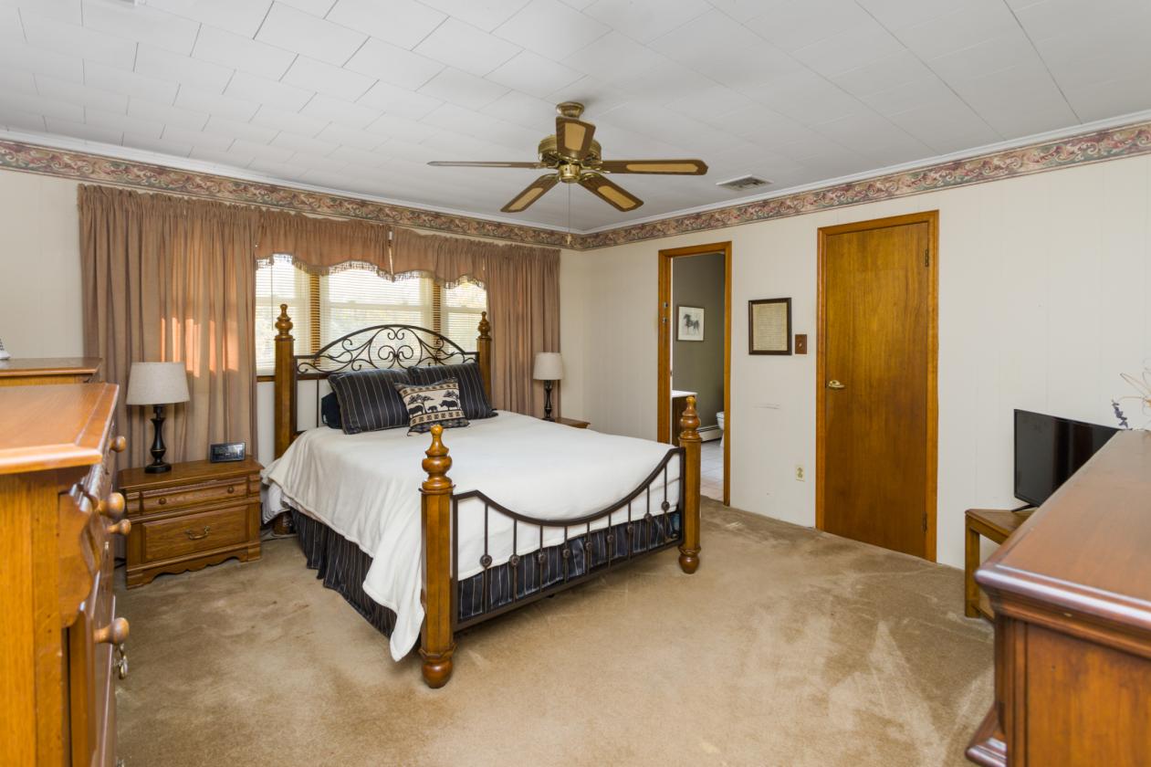 17+ PICTURESQUE ACRES WITH 2 BARNS & HOUSE - photo 24
