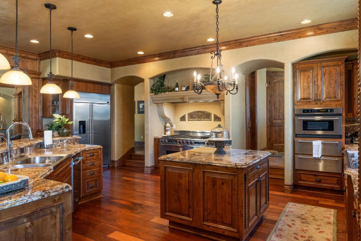 Extraordinary Estate in Pleasant Valley - photo 27