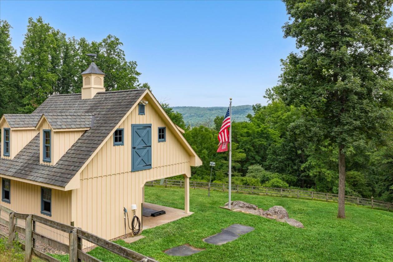 Winterview Farm A Federal Colonial on 11.10 Acres - photo 5
