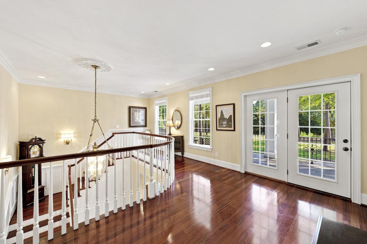 Meticulously Maintained Private Southern Estate - photo 23