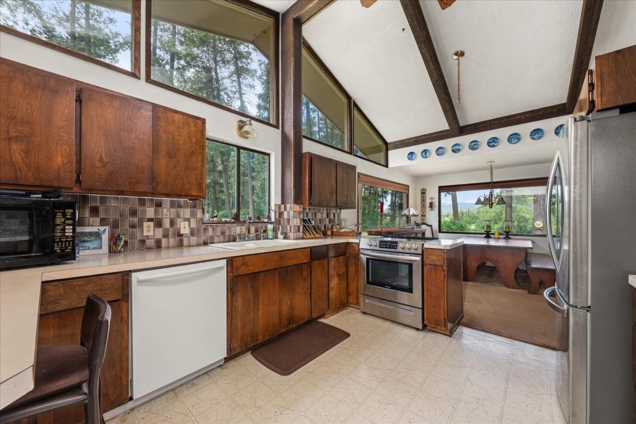 One-of-a-kind Custom Home! 16+ Acres on Mill Creek - photo 17