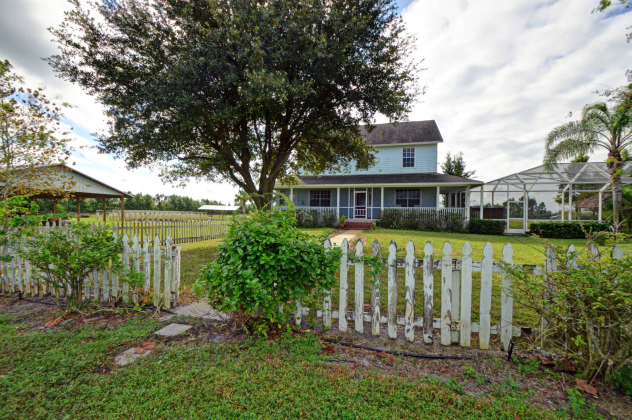 Enjoy the Country Life on a 20 Acre Farm Home! Vero Beach, Indian