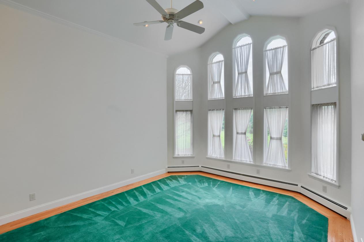 Custom home with endless opportunities! - photo 4
