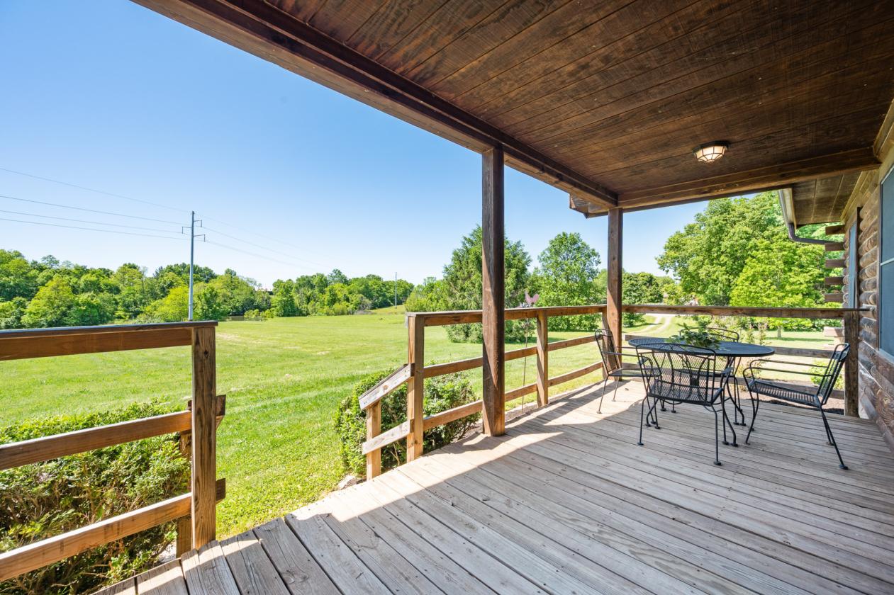 Log cabin nestled on 8.2 picturesque acres - photo 5