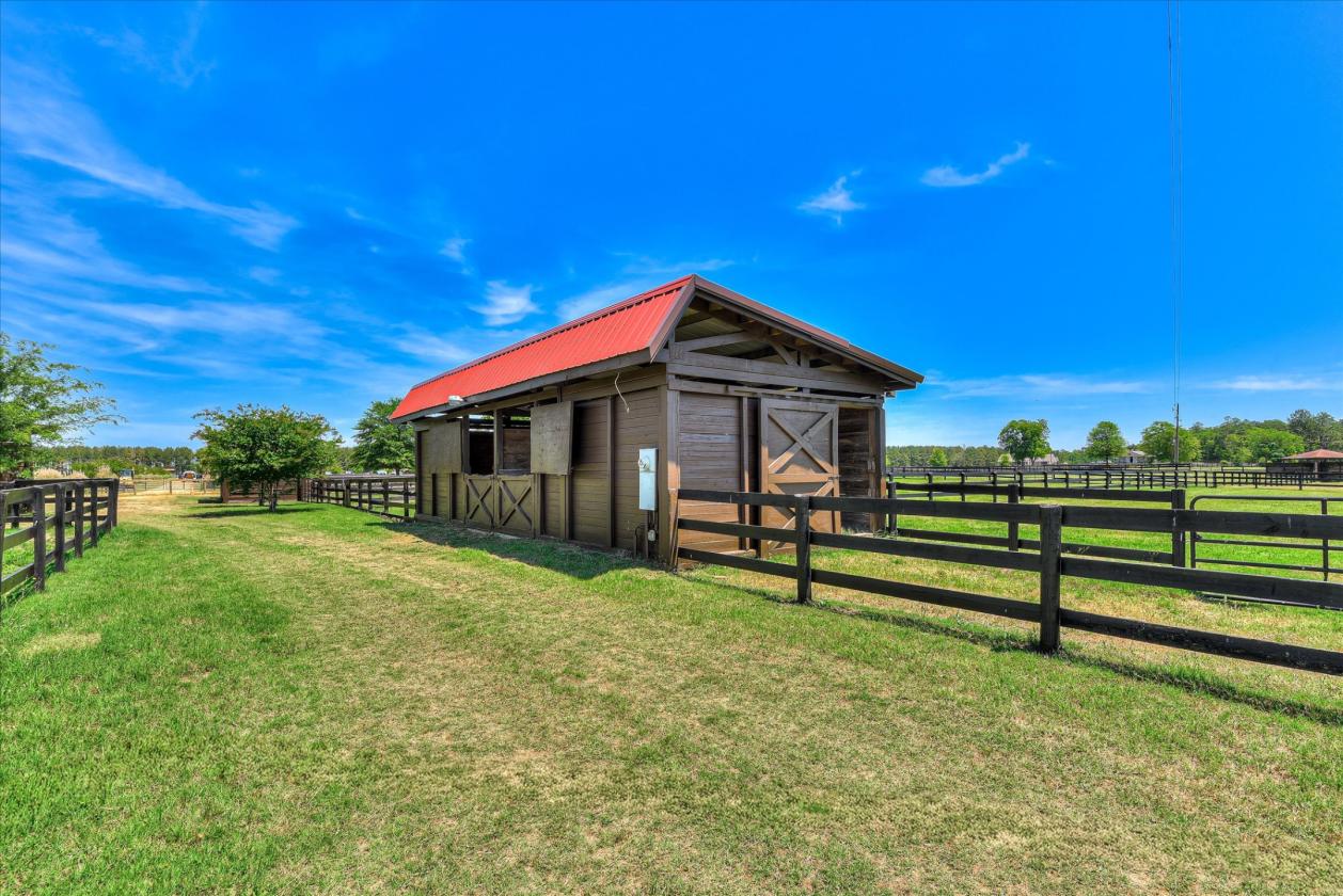Exceptional 18.25-acre equestrian property - photo 14