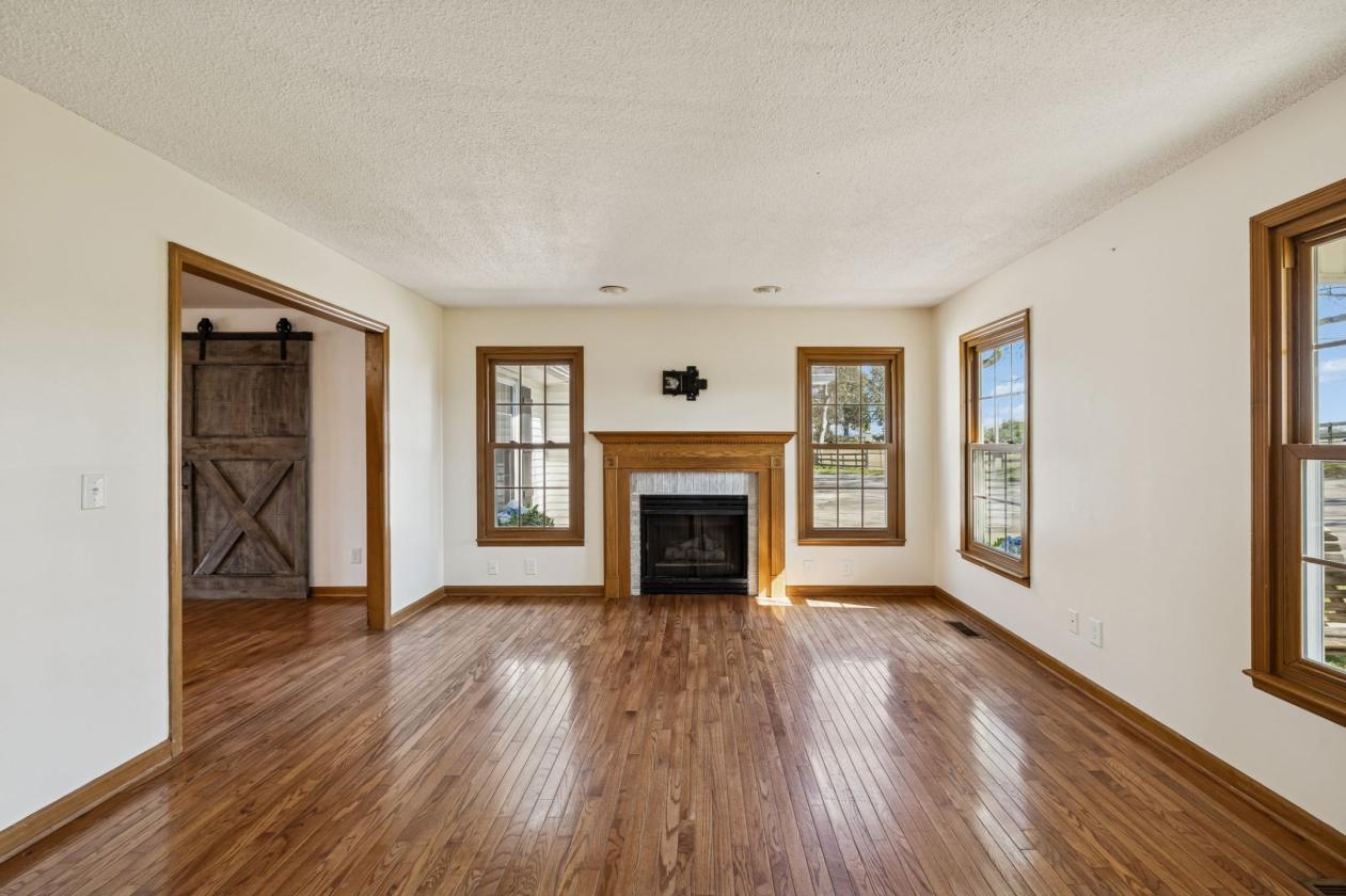 Equestrian Sanctuary with Arena on 5 acres - photo 18