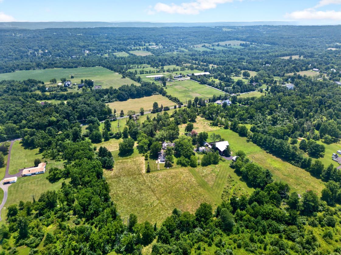 Rare Slice of Americana on 33 Acres - photo 3