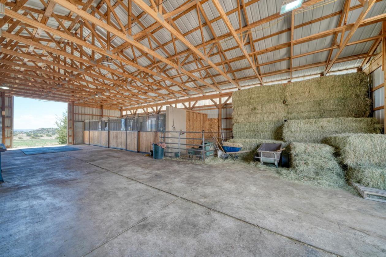 Horse Property close to town - photo 25