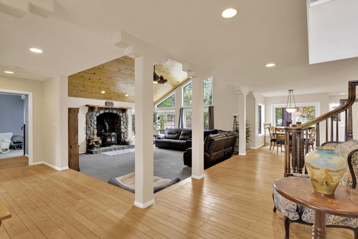 Beautifully updated horse property - photo 7