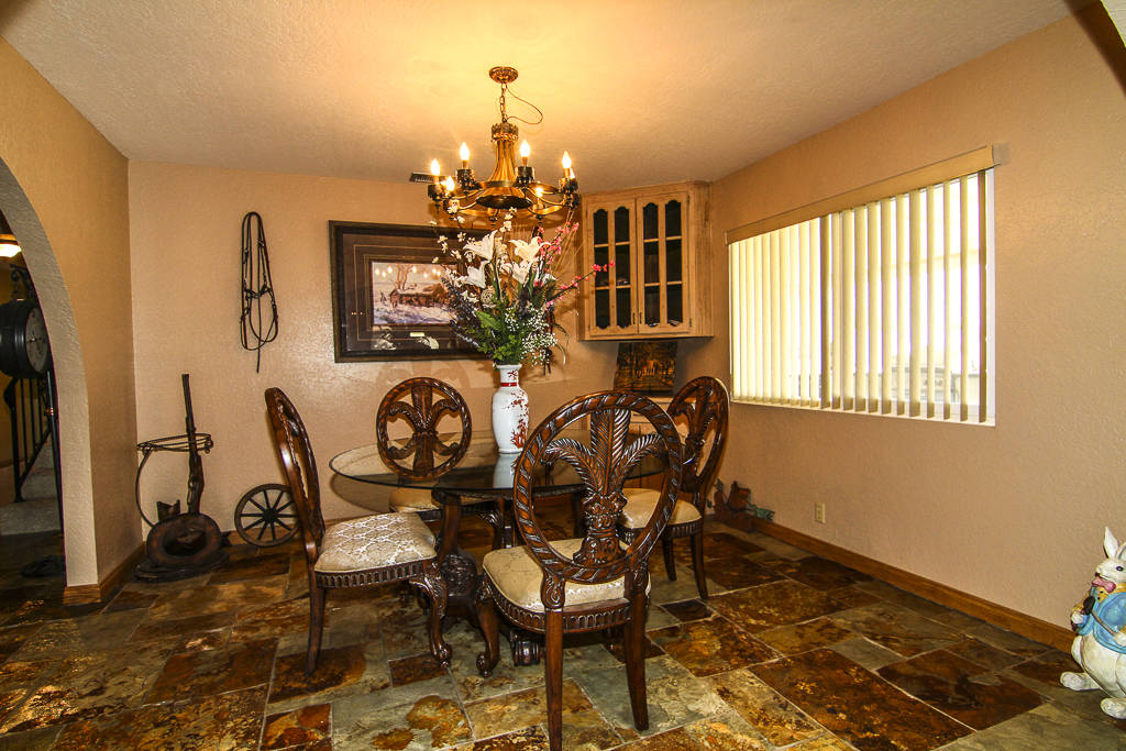 Beautiful horse property on 1.81 acres located in Horse Town USA Norco, Riverside County