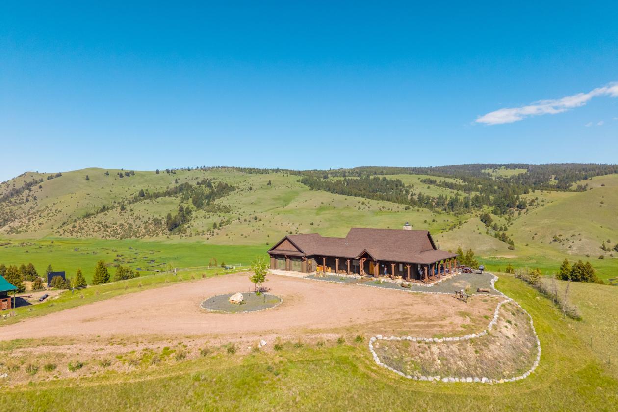 Extraordinary 13.27-Acre Mountain Retreat - photo 2